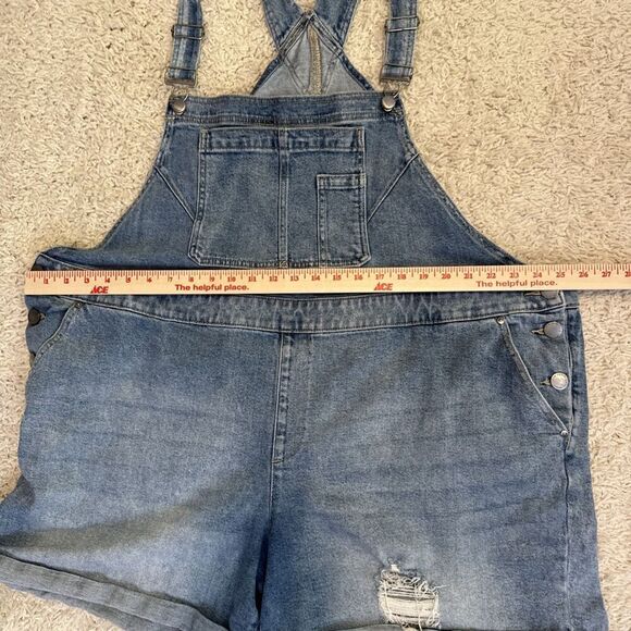Lane Bryant Women’s Plus Size 26 Denim Short Overalls Shortalls Jeans Pockets - Picture 2 of 9
